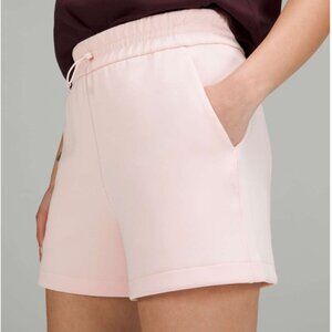 Women's Lululemon Softstreme High-Rise Short 4"